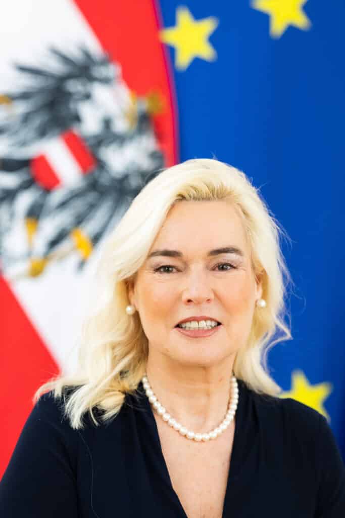 DDr. Petra Schneebauer ist nun offiziell Botschafterin der Republik Österreich in den Vereinigten Staaten von Amerika